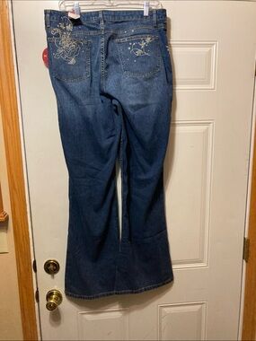 Women’s Blue Embroidered  Jeans 14 NWT